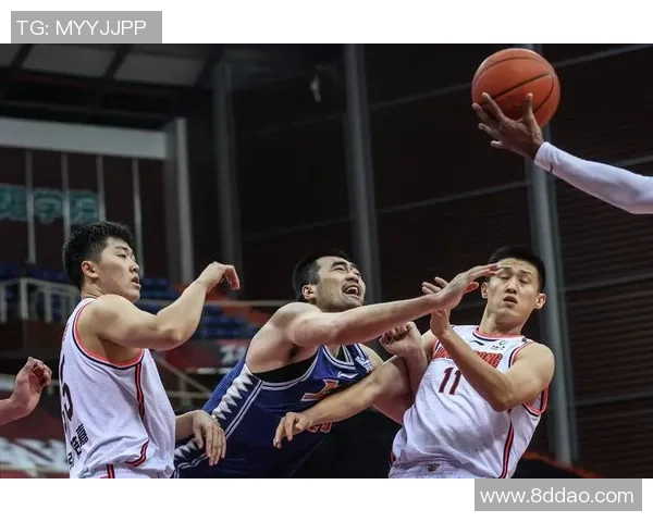 深入分析上海篮球队阵地战战术特点与执行策略 深入分析上海篮球队阵地战战术特点与执行策略