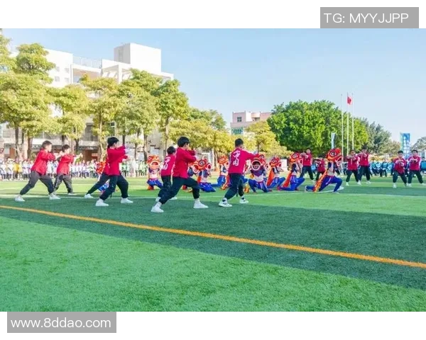 孩子们在绿茵场上奋勇拼搏成功夺冠展现团队精神与无限潜力