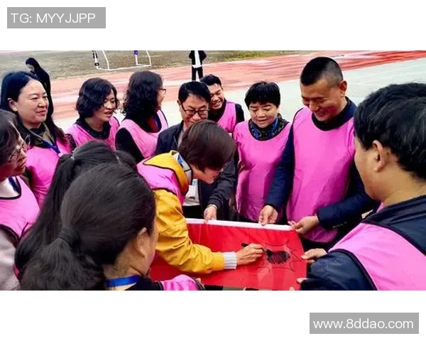 足球麻球的魅力与技巧探讨让我们一起领略这项运动的独特风采与乐趣 足球麻球的魅力与技巧探讨让我们一起领略这项运动的独特风采与乐趣